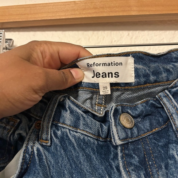 Reformation Val 90s Mid Rise Straight Jeans in Pelican - Picture 4 of 4